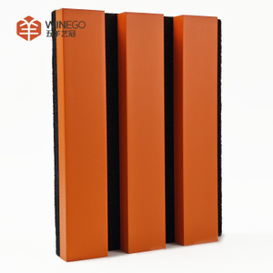 Konfigurowalny panel akustyczny z listew drewnianych do nowoczesnych dom&oacute;w i miejsc pracy