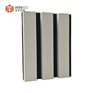 לוחות אקוסטיים מעץ דק ידידותיים לסביבה ומסוגננים לבתים מודרניים